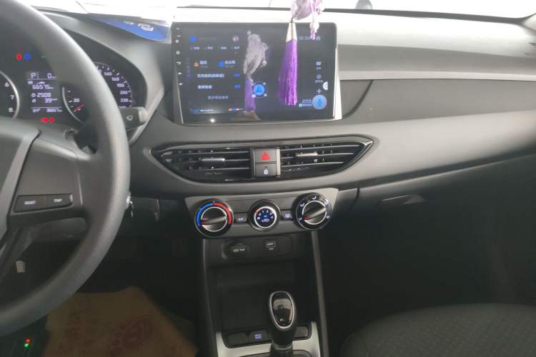 Used Hyundai Celesta 2017 1.6L Automatic Enjoyment Version GLS
