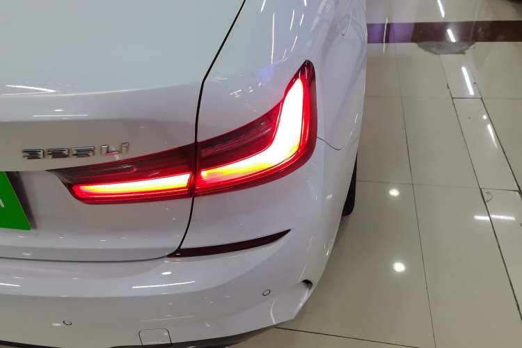 Used BMW 3 Series 2021 Second Facelift 325Li M Sport Package
