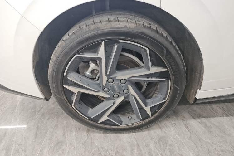 Used Lynk & Co 07 2024 EM-P 126 Long-Range Halo
