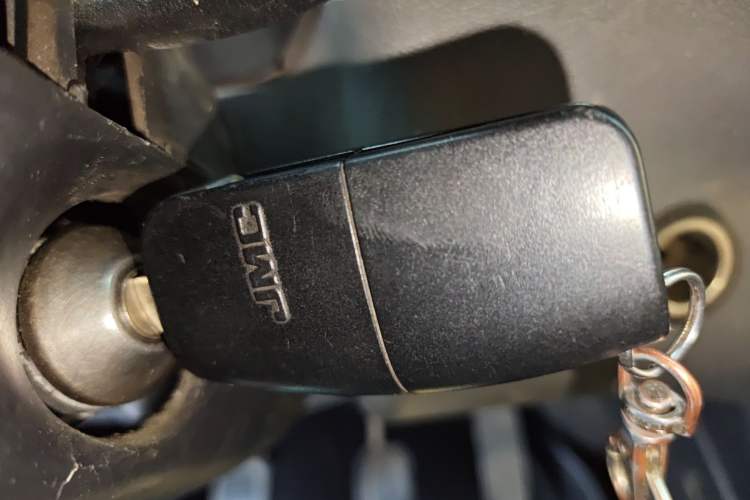 Used JMC Transit 2019 2.8T Commercial Version Short Wheelbase Mid-Roof 6-Seater China VI JX493
