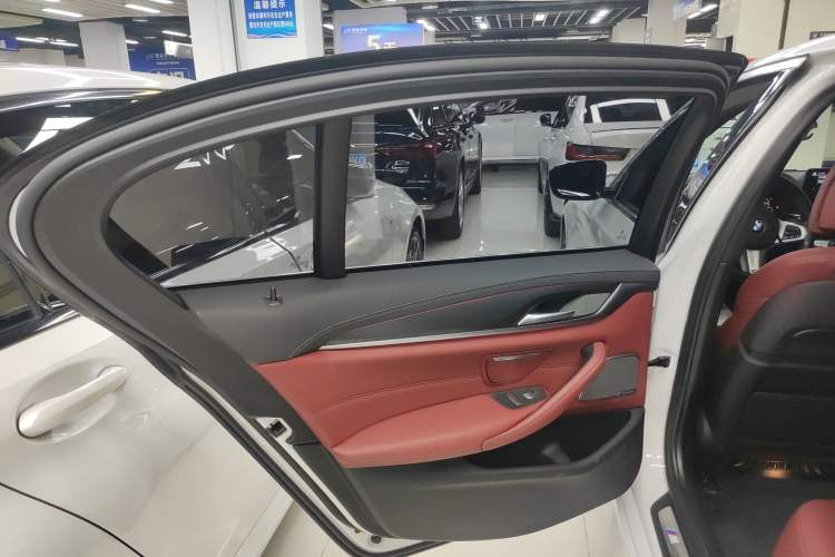 Used BMW 5 Series New Energy 2021 535Le Pioneer Edition M Sport Package
