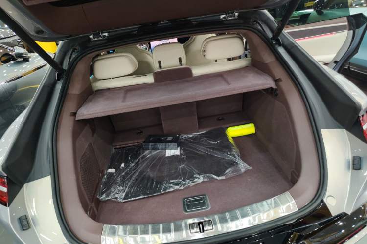 Used Denza Z9GT 2024 1100 Four-Wheel Drive Ultra Version
