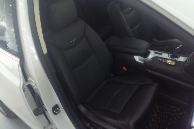 Used Cadillac XT5 2016 25T Luxury Model