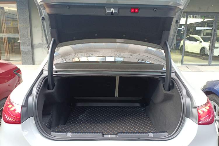 Used Mercedes-Benz EQE 2022 350 First Edition Special Version
