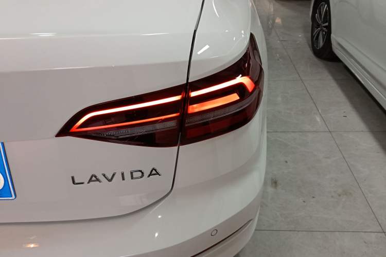 Used Volkswagen Lavida 2021 1.5L Automatic Comfort Edition
