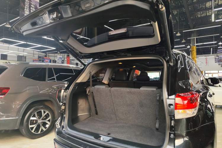 Used Toyota Highlander 2018 2.0T Four-Wheel Drive Luxury Version 7 Seats China VI Standard
