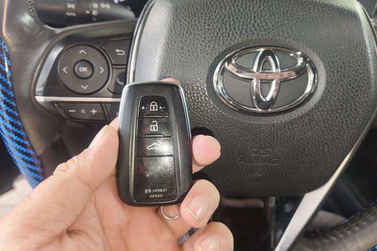 Used Toyota Avalon 2019 2.0L XLE Premium Edition China VI
