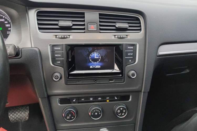 Used Volkswagen Golf 2016 230TSI Automatic Comfort Version
