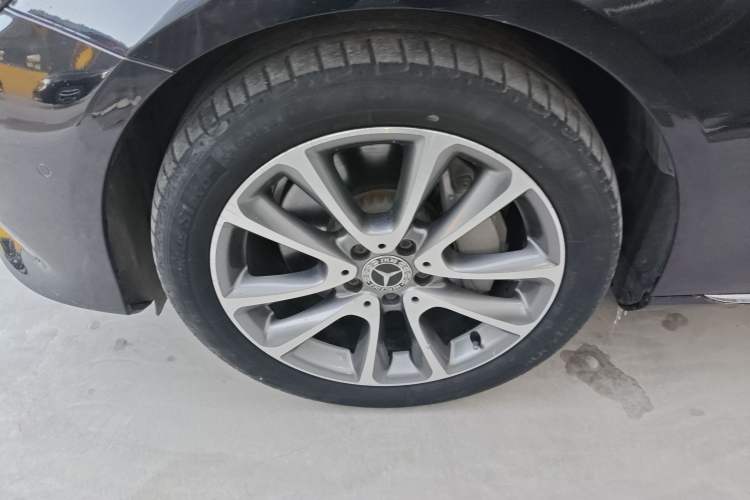 Used Mercedes-Benz E-Class 2018 Facelift E 300 L Luxury Edition