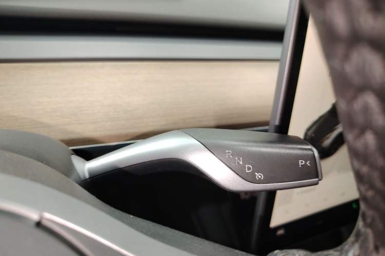 Used Tesla Model Y 2022 Long-Range All-Wheel-Drive Version
