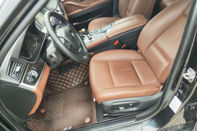 Used BMW 5 Series 2017 525Li Leading Model
