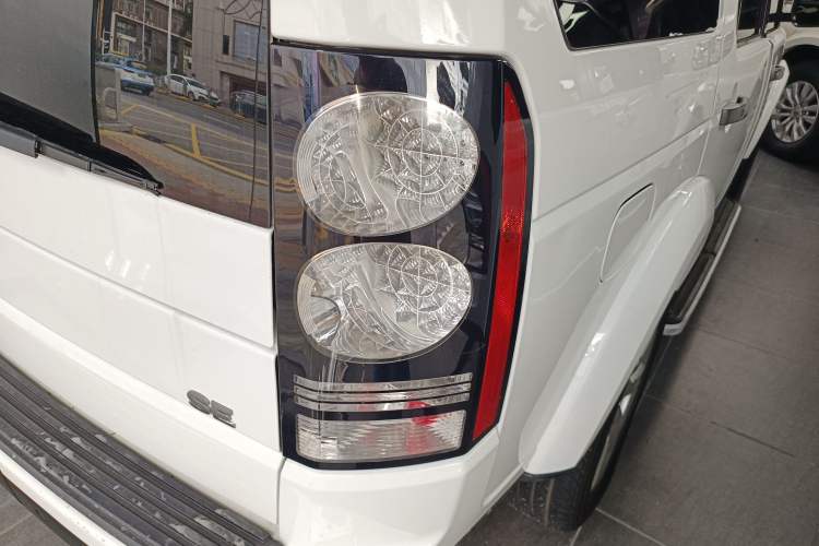 Used Land Rover Discovery 2014 3.0 SC V6 SE
