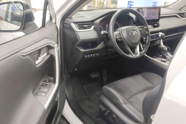 Used Toyota Wildlander 2023 Dual-Motor 2.5L E-CVT Four-Wheel Drive Prestige Edition
