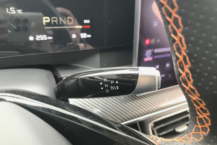 Used NETA L 2024 Extended-Range 310 Flash-Charge Red Edition