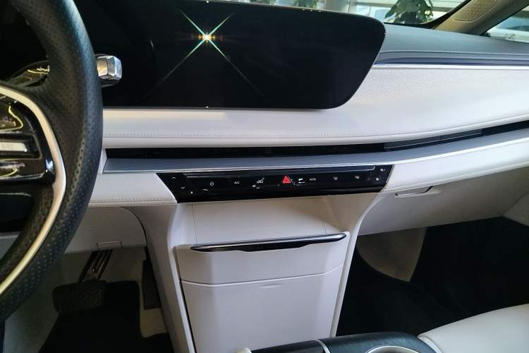 Used Buick GL8 New Energy 2024 Lu Zun Smart Edition 7-Seater
