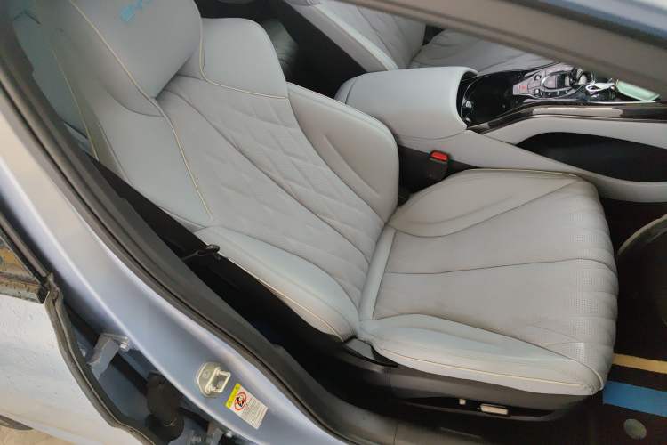 Used BYD Seal 2022 700 km Long-Range Rear-Wheel-Drive Version
