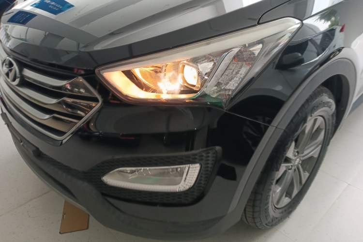 Used Hyundai Santa Fe 2015 2.0T Automatic Two-Wheel Drive Comfort Version 5 Seats