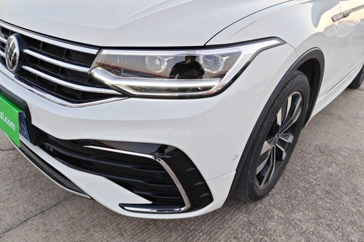 Used Volkswagen Tiguan L 2023 330TSI Automatic Two-Wheel Drive R-Line Enjoyment Edition
