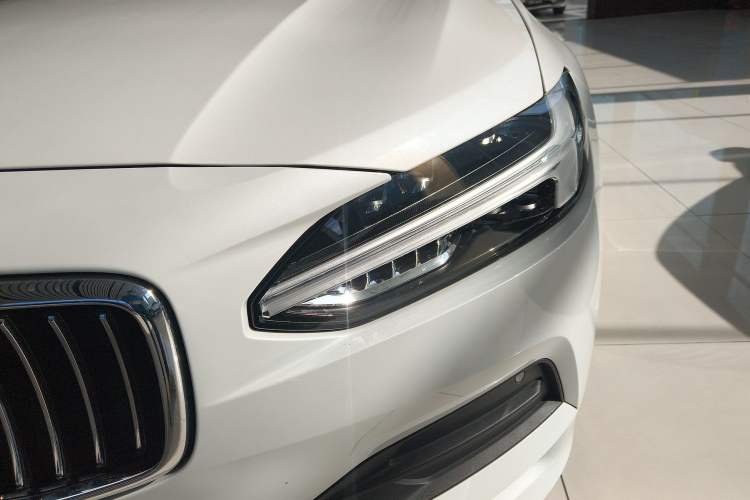 Used Volvo S90 2018 T4 Zhiyuan Edition
