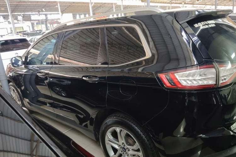 Used Ford Edge 2018 EcoBoost 245 Two-Wheel-Drive Titanium 7-Seater China VI Standard
