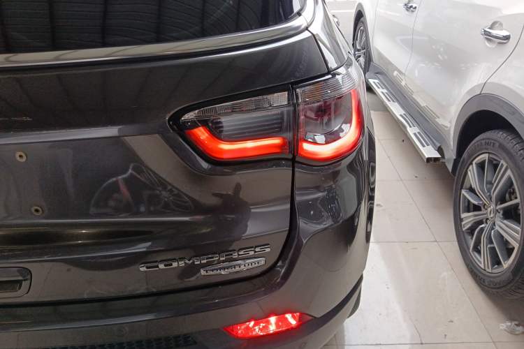 Used  Compass 2017 200T Automatic Family Edition
