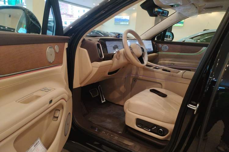 Used Hima AITO M9 2025 Extended-Range Ultra Version 52 kWh 5-Seater Edition