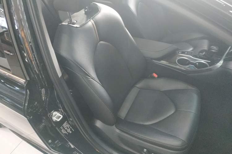 Used Toyota Camry 2023 2.0G Luxury Edition