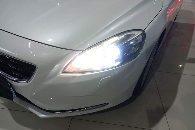 Used Volvo V40 2016 T3 Zhiyi Edition
