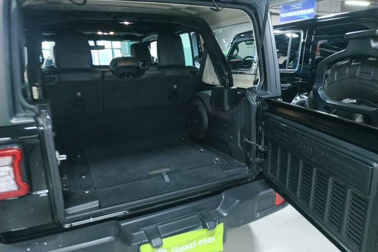 Used  Wrangler 2019 2.0T Rubicon Four-Door Version China VI Emission Standard
