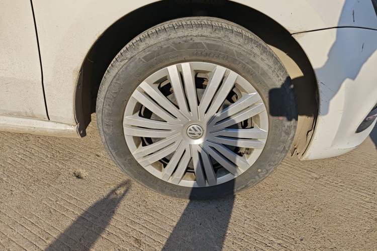 Used Volkswagen Polo 2016 1.6L Automatic Comfort Model
