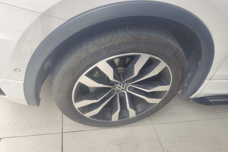 Used Volkswagen Tiguan L 2021 330TSI Automatic Two-Wheel Drive R-Line Enhanced Edition
