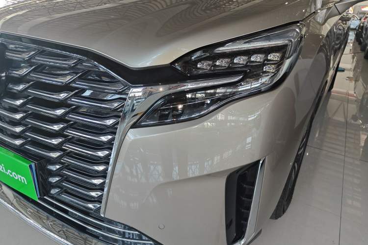 Used Buick GL8 2023 ES Lu Zun Deluxe Model
