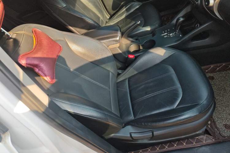 Used Hyundai ix35 2015 2.0L Automatic 2WD Smart Type China IV
