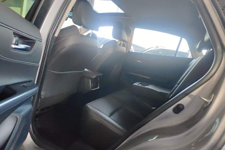 Used Toyota Venza 2023 2.0L CVT Two-Wheel Drive Luxury Edition
