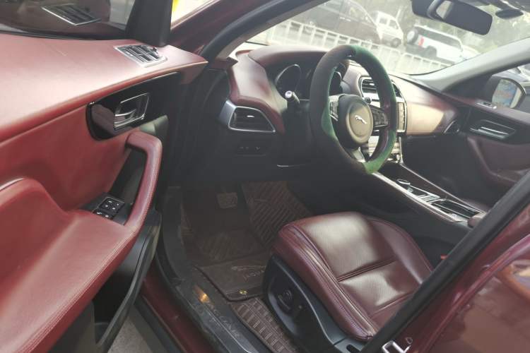 Used Jaguar F-PACE 2016 2.0T Two-Wheel Drive Urban Luxury Edition
