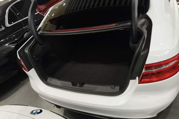 Used Jaguar XEL 2019 2.0T 200 PS Deluxe Edition
