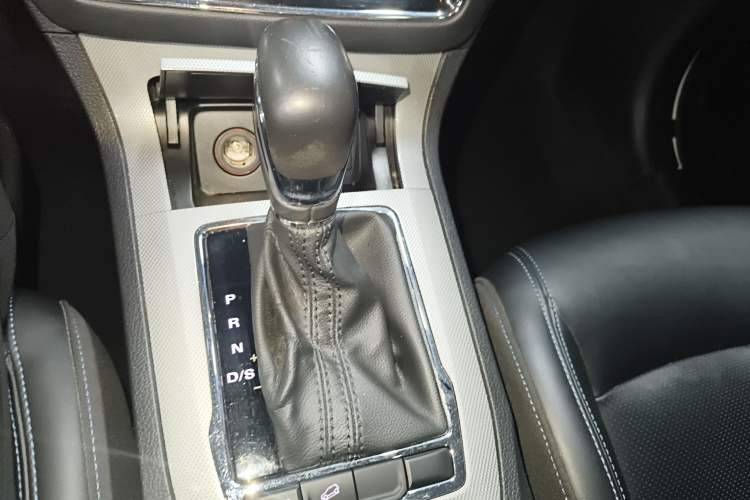 Used Roewe RX5 2020 20T Automatic 4G Connected Million Edition
