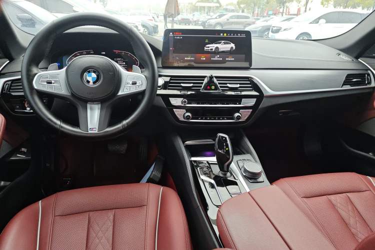 Used BMW 5 Series 2022 Second Facelift 530Li Leading Edition M Sport Package
