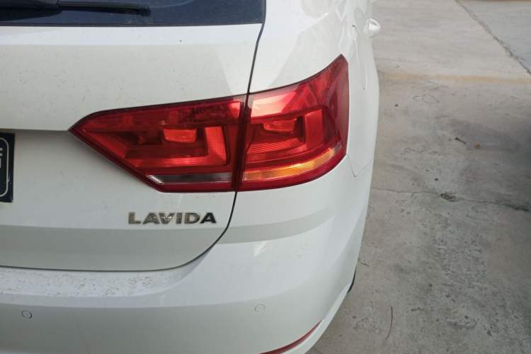 Used Volkswagen Gran Lavida 2017 1.6L Automatic Fashion Edition
