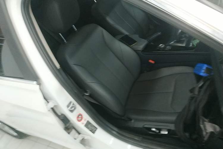 Used BMW 3 Series 2017 318Li Fashion Model
