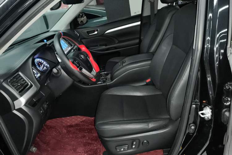 Used Toyota Highlander 2018 2.0T Four-Wheel Drive Luxury Version 7 Seats China VI Standard

