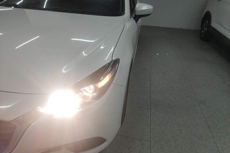 Used Mazda Mazda 3 Axela 2017 Sedan 1.5L Automatic Comfort Model Emission Standard China V
