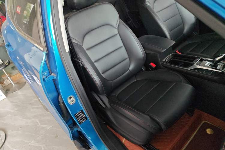 Used MG HS 2019 20T Automatic Two-Wheel Drive Luxury Edition China VI Standard
