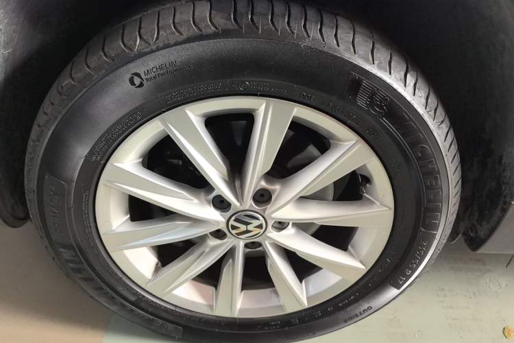 Used Volkswagen Tiguan 2016 280TSI Automatic Two-Wheel Drive Silk Road Comfort Edition