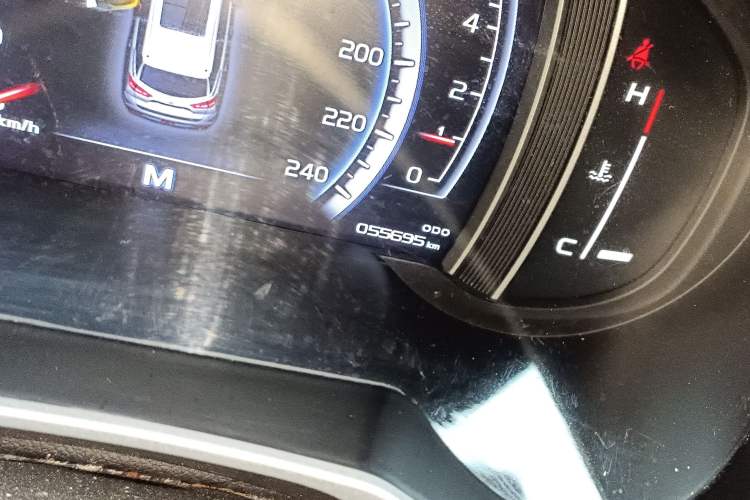 Used Geely Auto Emgrand X7 Sport 2016 2.0L Manual Smart Connect Version
