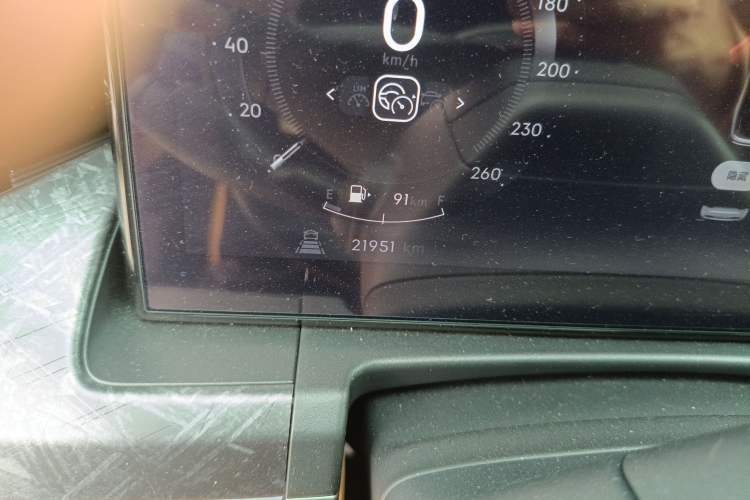 Used Lynk & Co 09 2021 2.0T Halo Six-Seater
