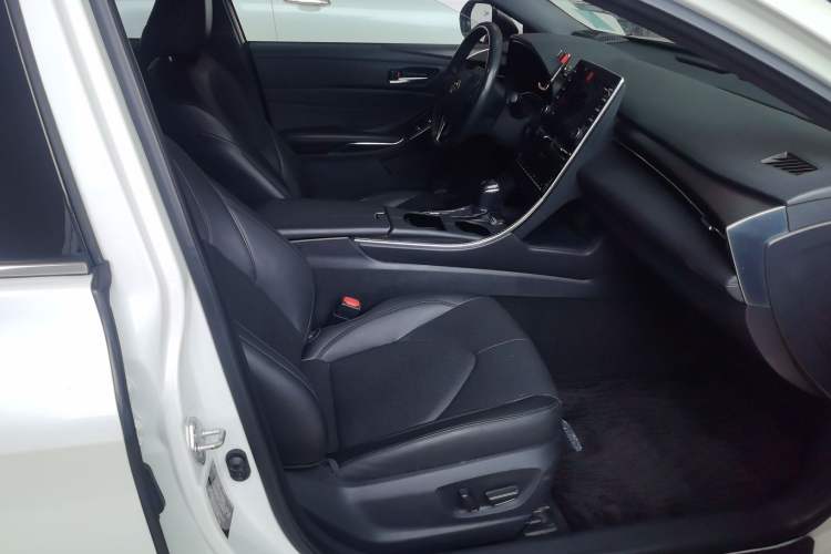 Used Toyota Avalon 2019 2.0L XLE Premium Edition China VI
