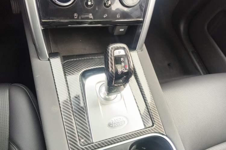 Used Land Rover Discovery Sport 2020 200 PS Family Edition