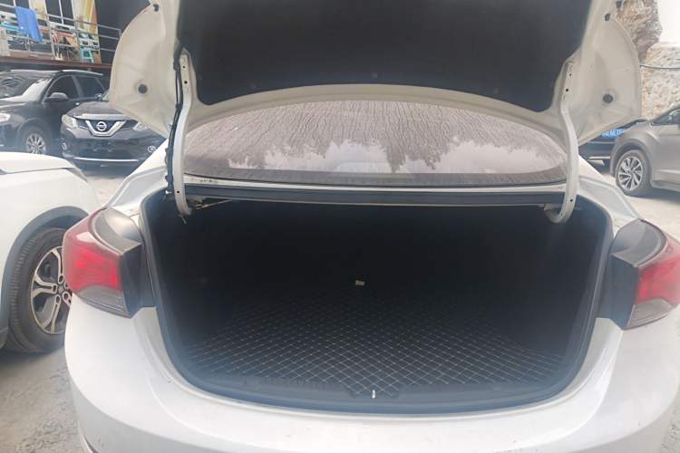 Used Hyundai Elantra 2016 1.6L Automatic Prestige Edition
