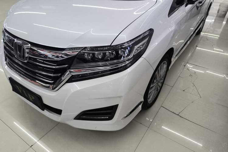 Used Honda Elysion 2016 2.4L Supreme Edition
